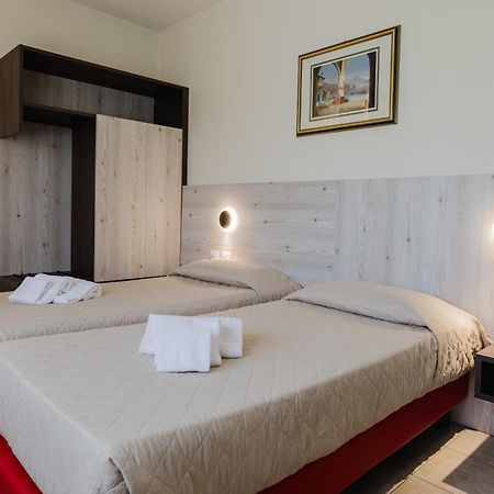 Hotel Colonna Альбиньясего Экстерьер фото